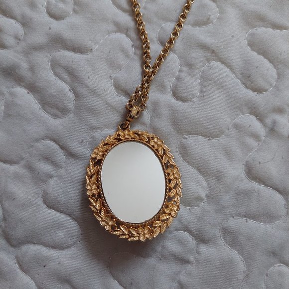 Victorian style double sided rose pendant with mirror - Picture 3 of 7